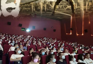 弘揚愛國精神，同方電子組織觀影《八佰》